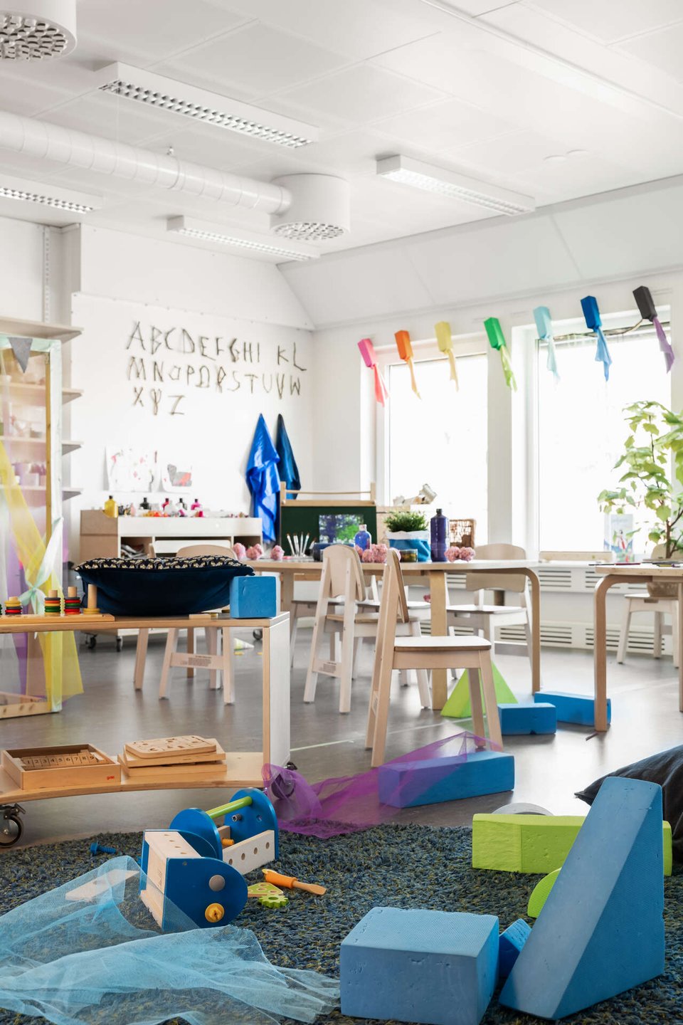 Ruim modulair kinderdagverblijf met grote rame
